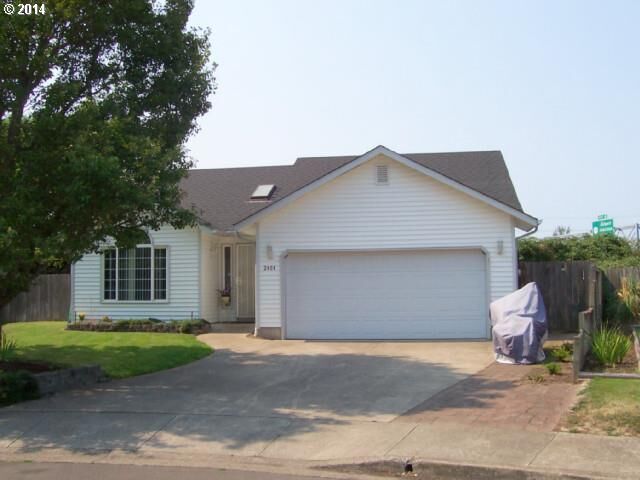 Property Photo: 2484 Cubit St OR 97402