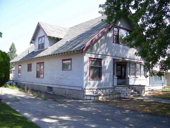 2527 E Queen  Spokane WA 99207 photo