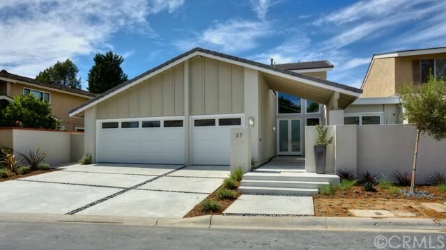 Property Photo: 37 Rue Fontainbleau CA 92660