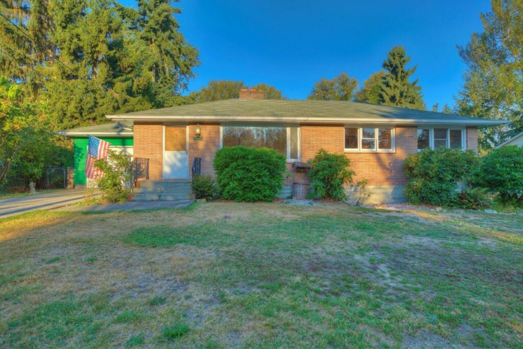 Property Photo:  9716 F St E  WA 98445 