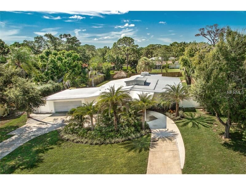 Property Photo:  320 Bernard Avenue  FL 34243 