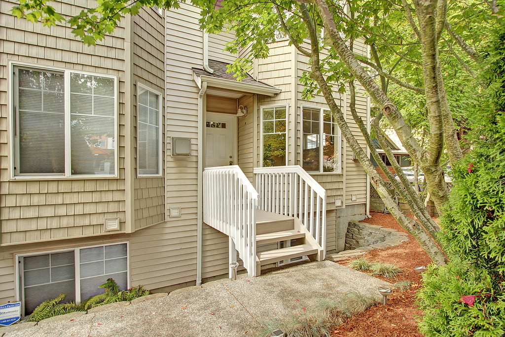 Property Photo:  11227 Greenwood Ave N C  WA 98133 