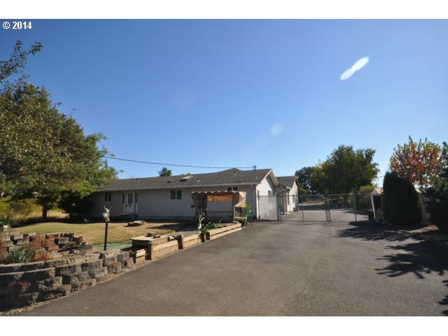 Property Photo: 25340 SW Farmington Rd OR 97123
