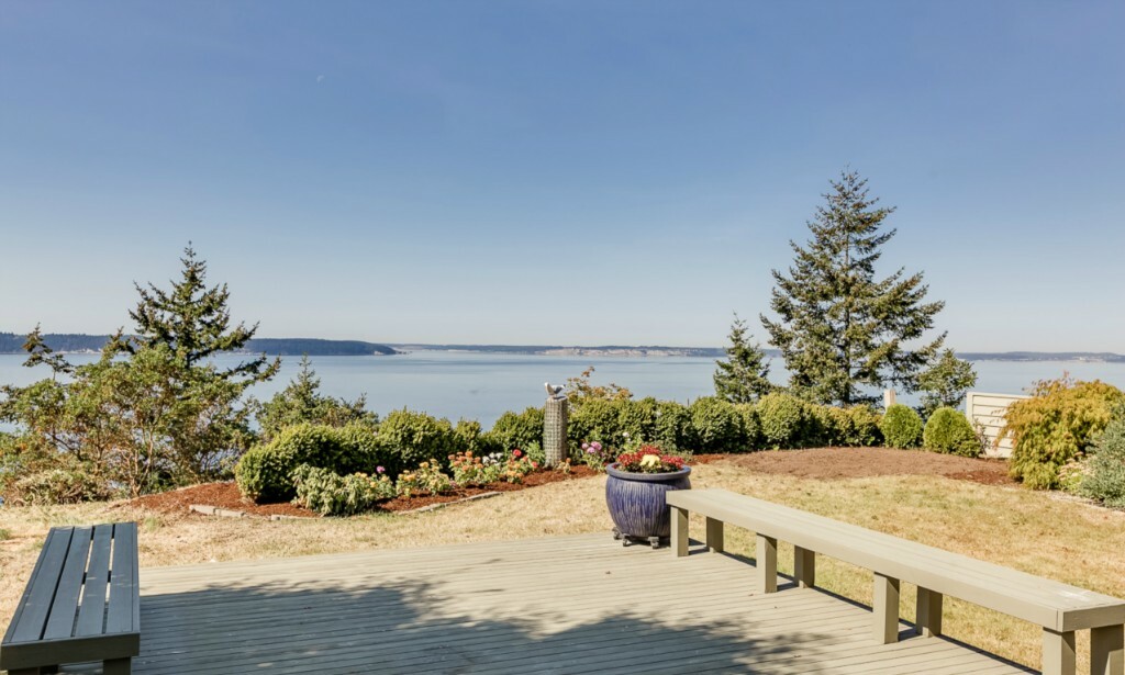 Property Photo:  162 Eagle View Lane  WA 98282 