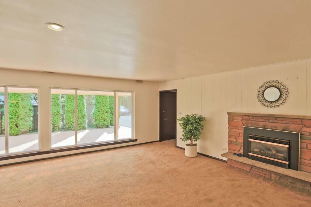 Property Photo:  520 NW 203rd St  WA 98177 