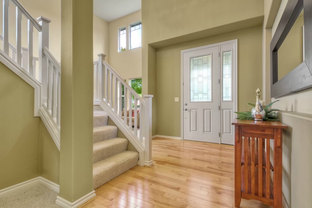 Property Photo: 27627 Maple Ridge Way SE WA 98038