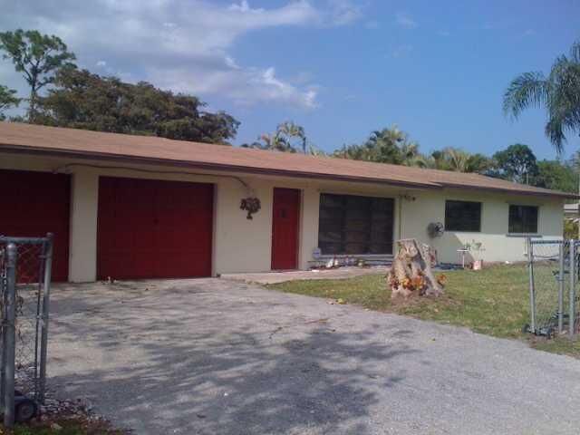 Property Photo:  