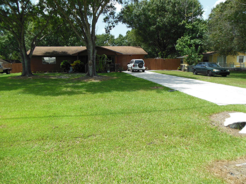 Property Photo:  4611 Buchanan Drive  FL 34982 