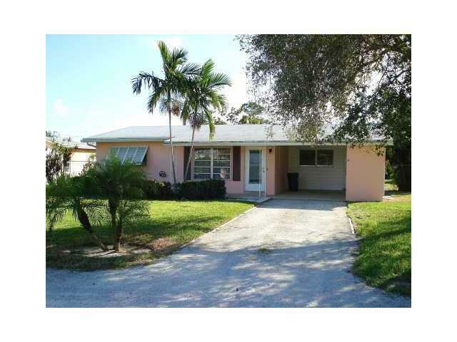 Property Photo: 270 NW 9th Street FL 33432