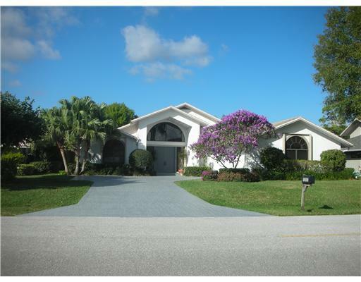 Property Photo: 13257 Bonnette Drive FL 33418