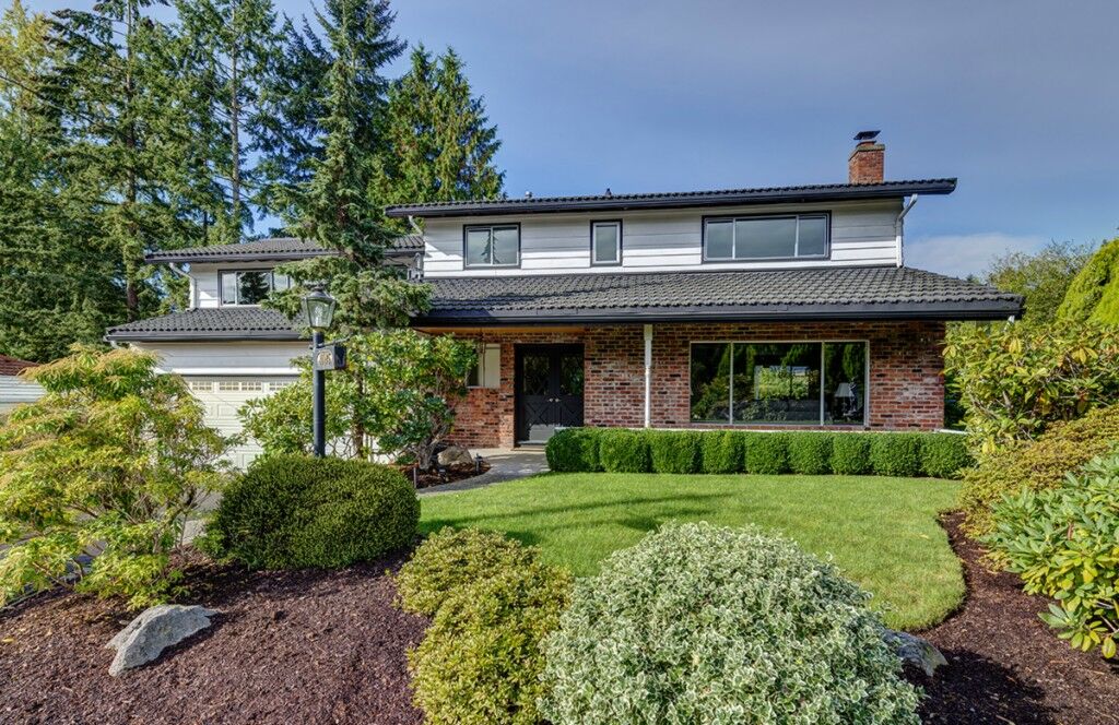 Property Photo: 12918 SE 5th Place WA 98005