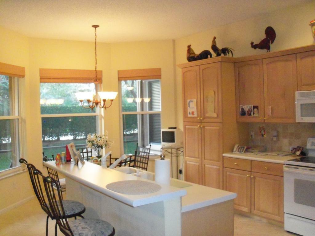 Property Photo:  11203 Mandalay Way  FL 33437 