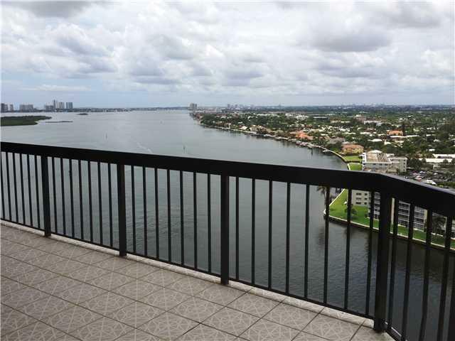 Property Photo: 115 Lakeshore Drive T48 FL 33408