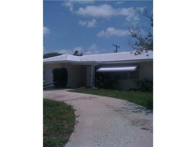 Property Photo:  2710 SW 6th Street  FL 33435 