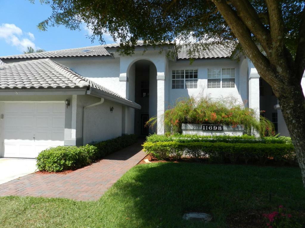 Property Photo:  11698 Briarwood Circle  FL 33437 