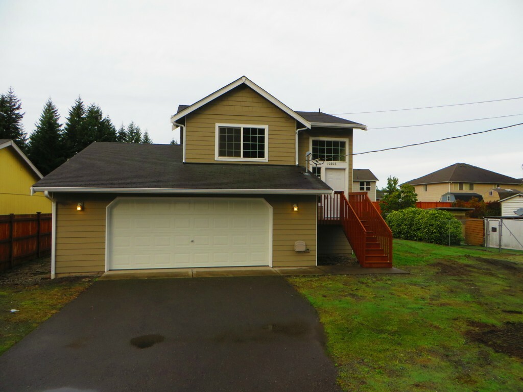 Property Photo:  10206 202nd Ave E  WA 98391 