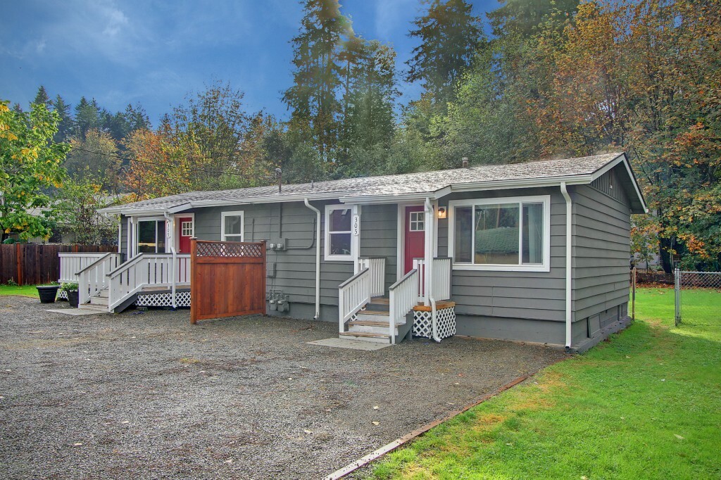 Property Photo: 309 SE Croston Lane WA 98027