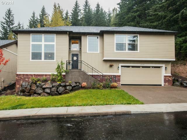 Property Photo:  13775 SE Thurmont St  OR 97086 
