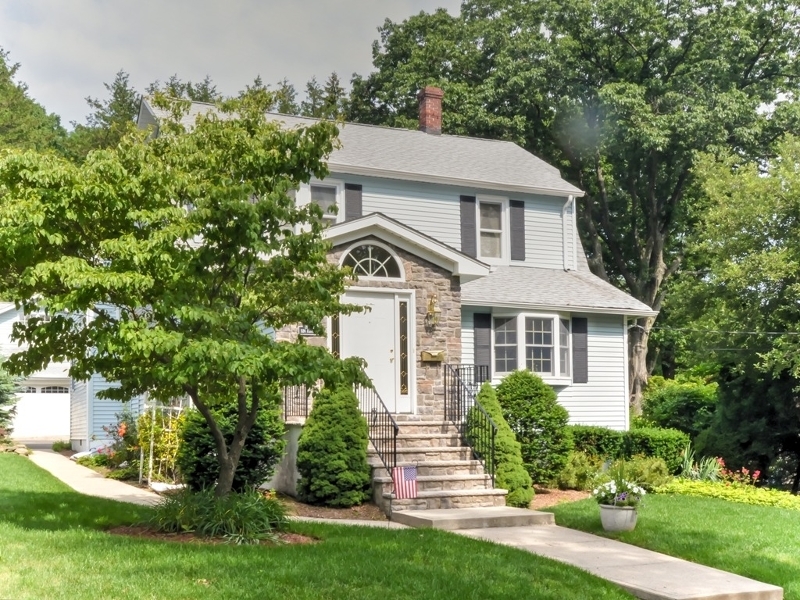 Property Photo:  526 Farview St  NJ 07450 