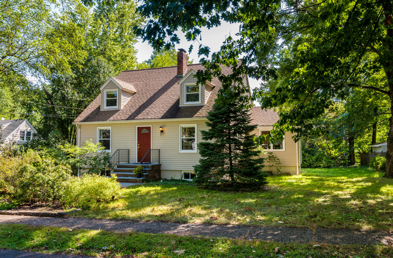 Property Photo:  7 Meadow Rd  NJ 07928 