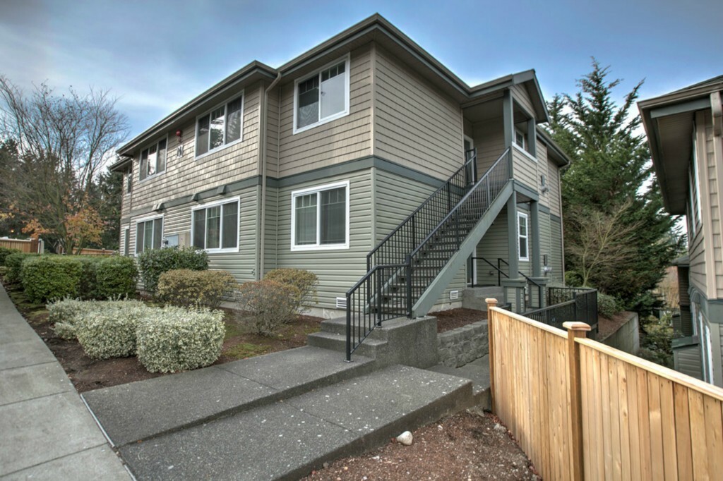 Property Photo:  1500 S 18th St N102  WA 98055 