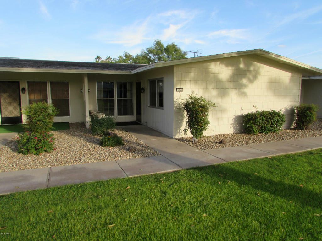 Property Photo: 10523 W Palmeras Drive AZ 85373