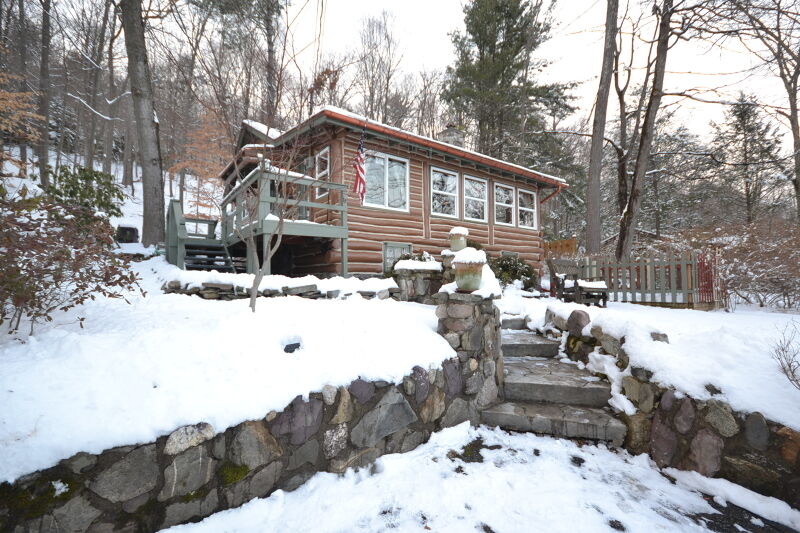 Property Photo:  198 Bearfort Rd  NJ 07480 