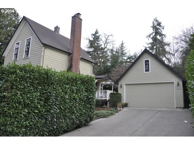 Property Photo: 1228 Oak St OR 97034