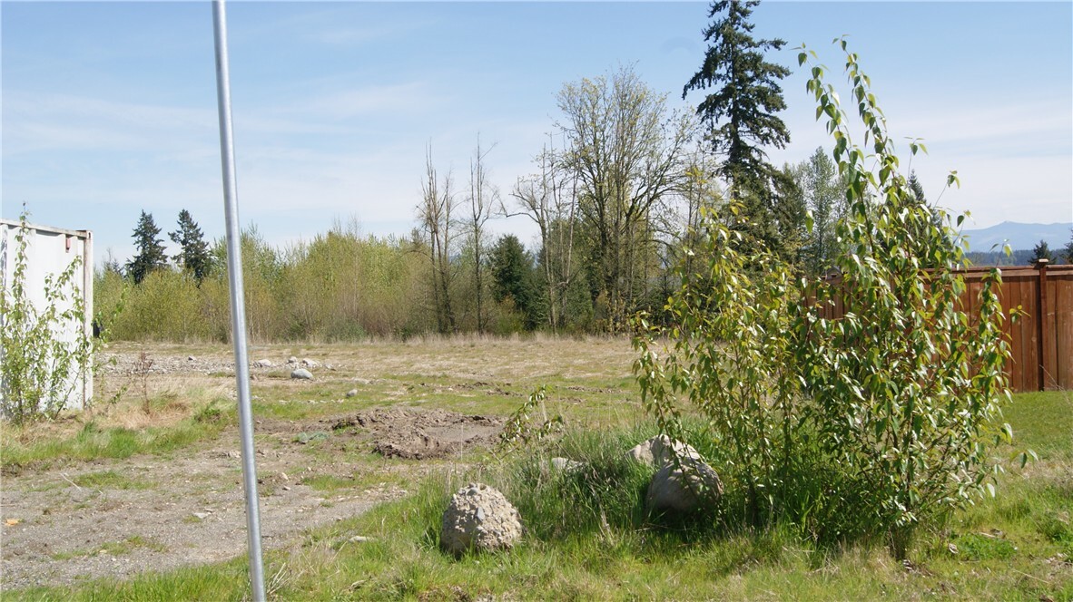 Property Photo:  11213 Shawnee Rd E  WA 98374 