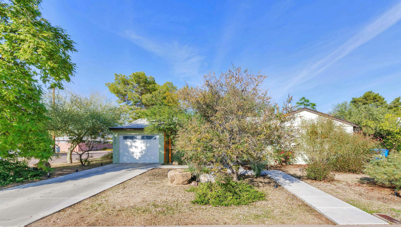 Property Photo: 1002 E Cavalier Drive AZ 85014