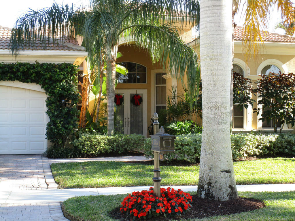 Property Photo:  320 Vizcaya Drive  FL 33418 