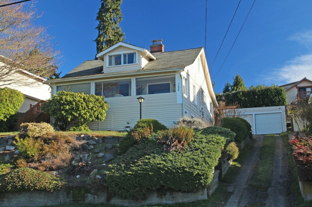 Property Photo:  7232 39th Ave SW  WA 98136 