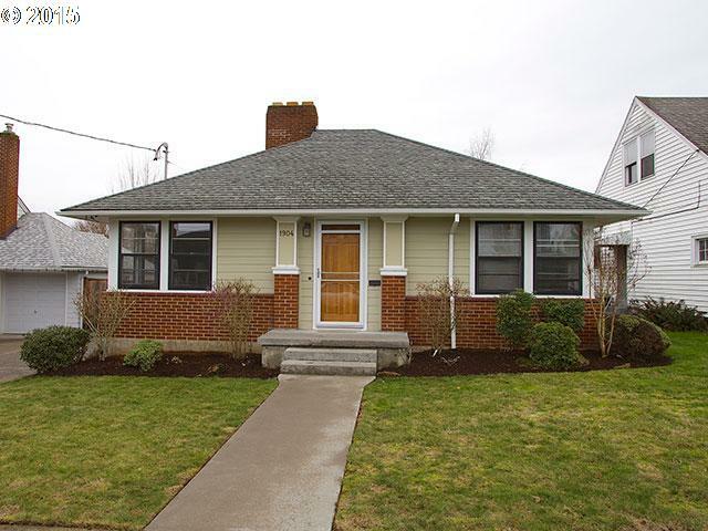 Property Photo:  1904 NE 78th Ave  OR 97213 