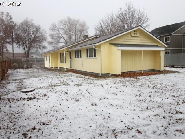 Property Photo:  2236 SW 19th St  OR 97756 