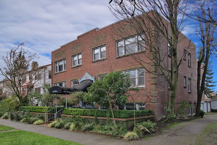 735 Federal Ave E 2  Seattle WA 98102 photo