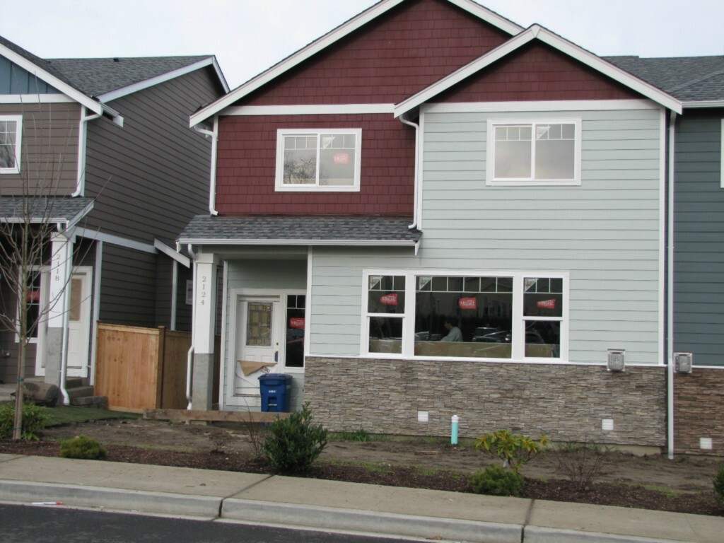 Property Photo: 2124 S 263nd St WA 98198