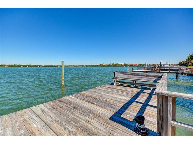 Property Photo: 858 Bay Point Dr FL 33708