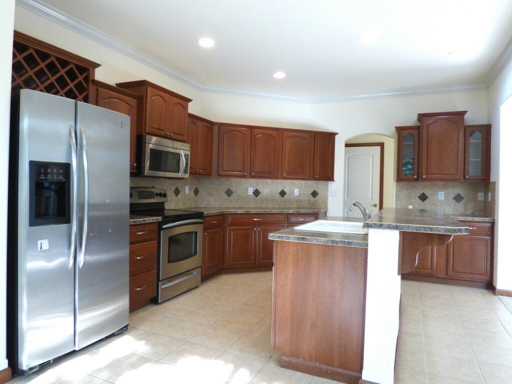 Property Photo: 3021 SW 310th St WA 98023