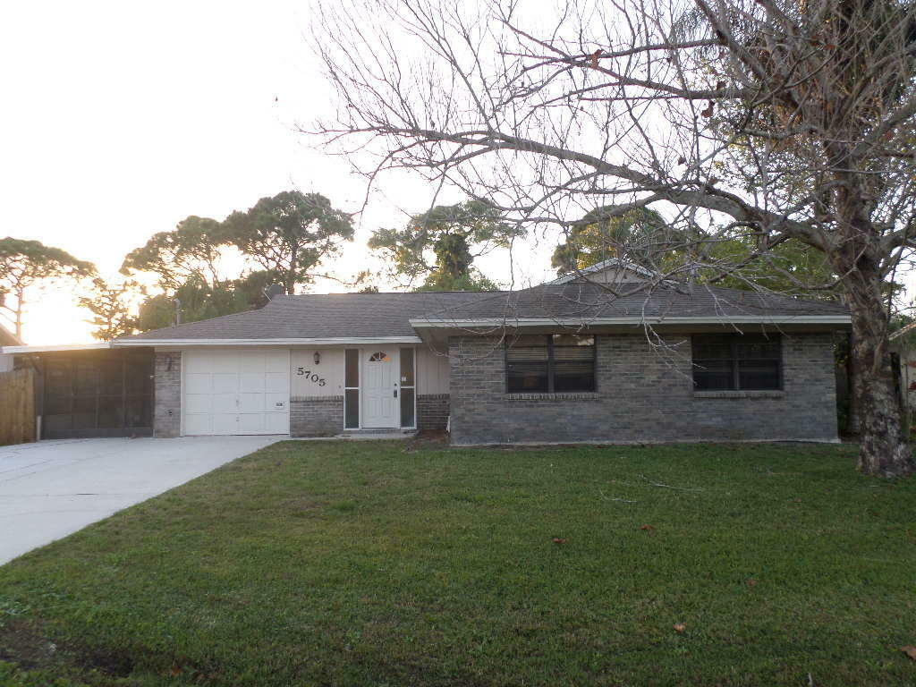 Property Photo:  5705 Myrtle Drive  FL 34982 