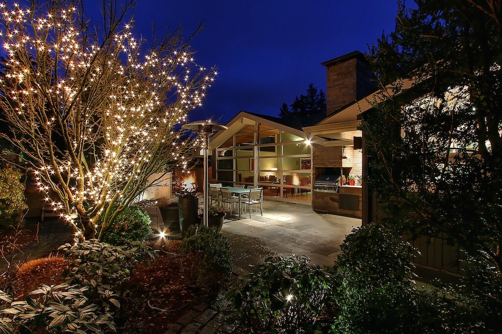 Property Photo: 1449 Broadmoor Dr E WA 98112
