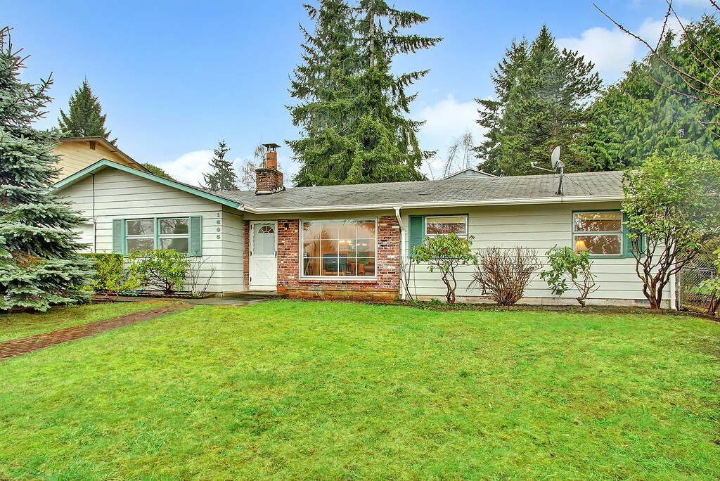 Property Photo:  1605 Ferndale Ave SE  WA 98058 