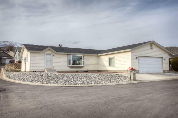 Property Photo: 1206 Marble St WA 98801