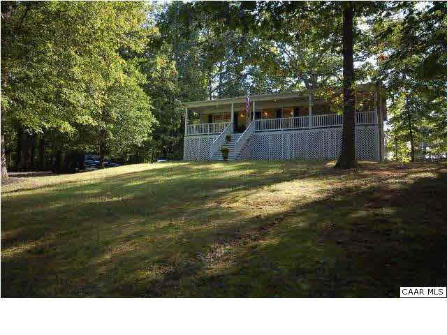 Property Photo:  171 Whitethorn Ct  VA 22968 