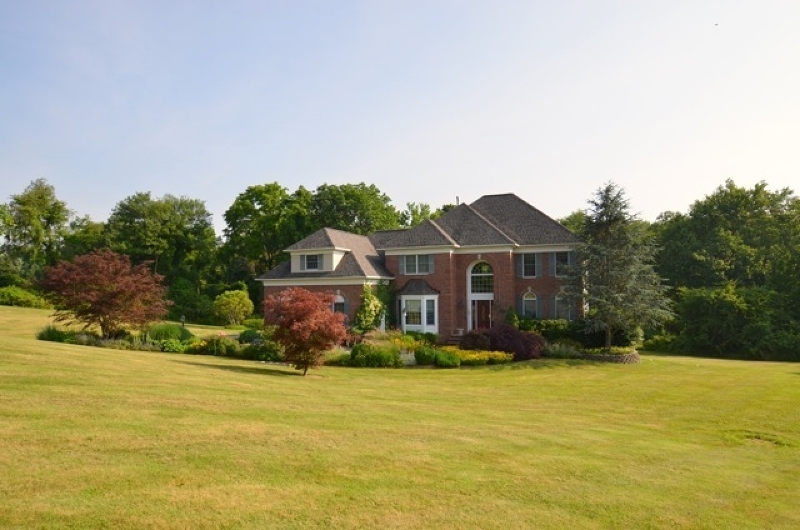 Property Photo: 6 Catawba Ln NJ 08801