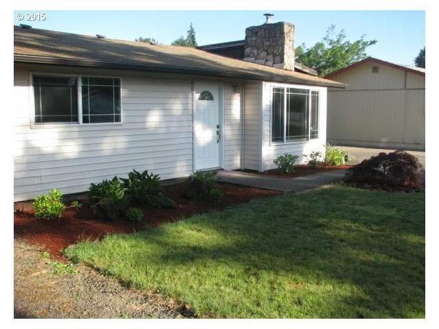 Property Photo: 2194 Golden Gardens St OR 97402