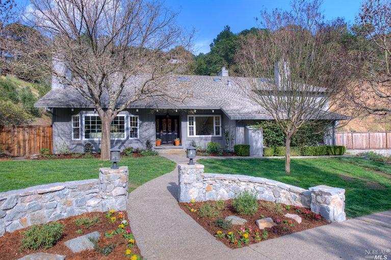 Property Photo: 240 Elizabeth Way CA 94901