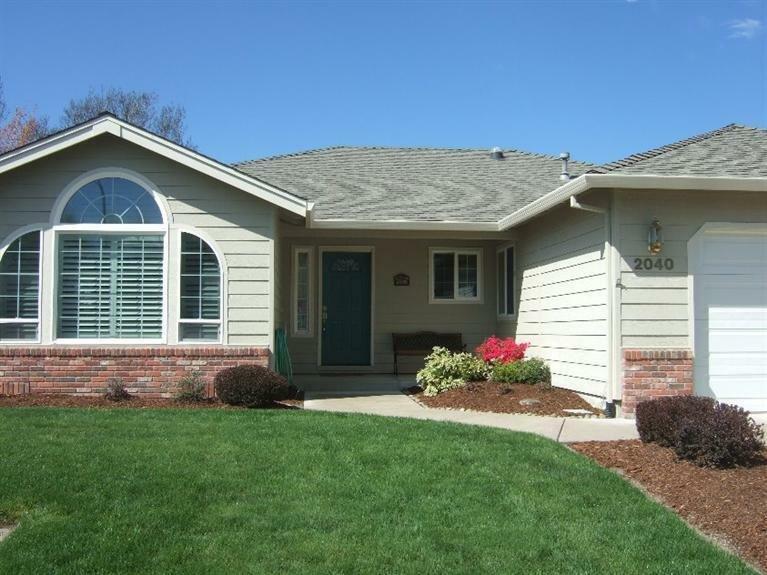 Property Photo: 2040 Martin Drive OR 97501