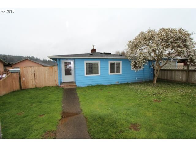 Property Photo:  249 S 7th St  OR 97420 