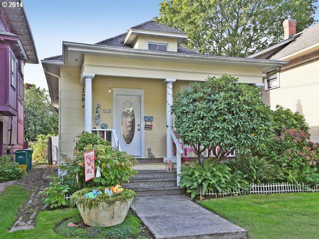 Property Photo: 3612 SE Alder St OR 97214
