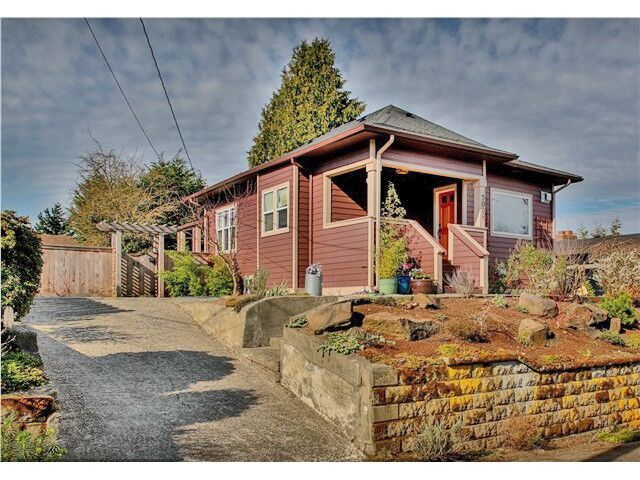 Property Photo: 5009 44th Avenue S WA 98118